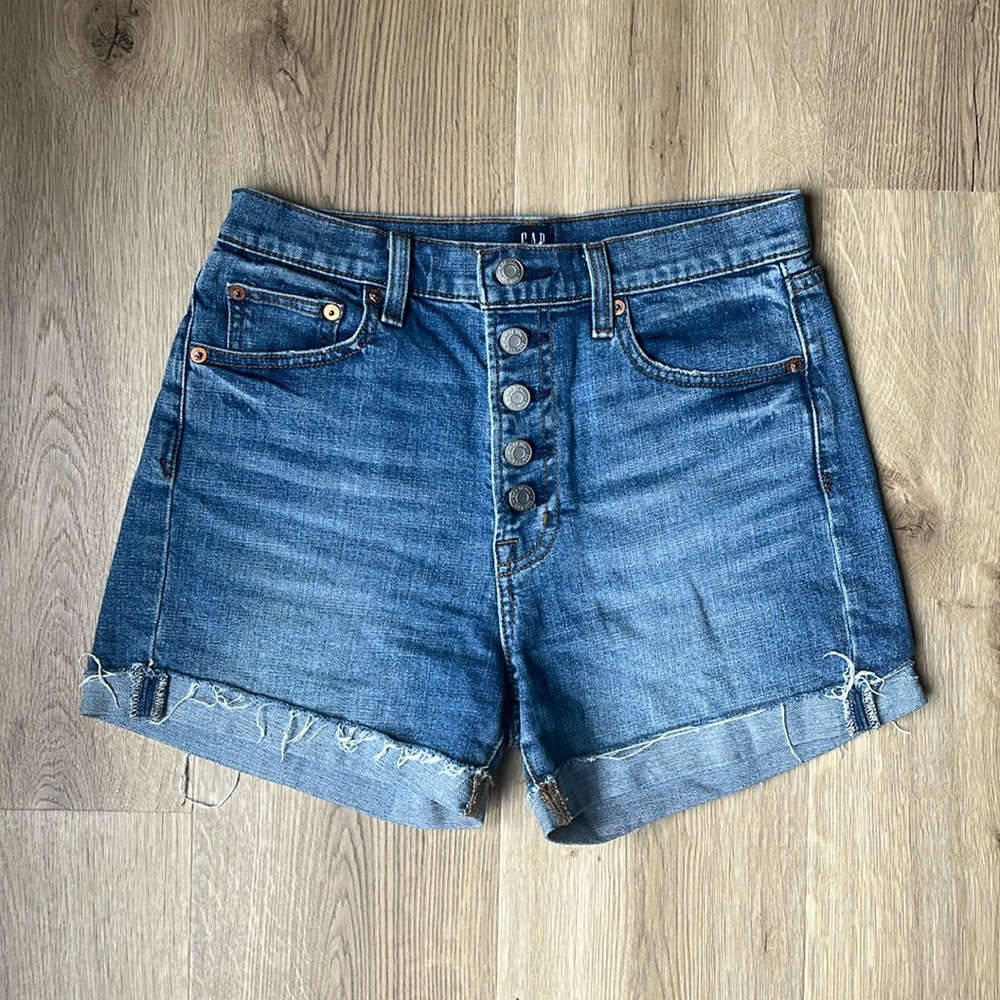GAP • button front high rise 4 inch denim shorts